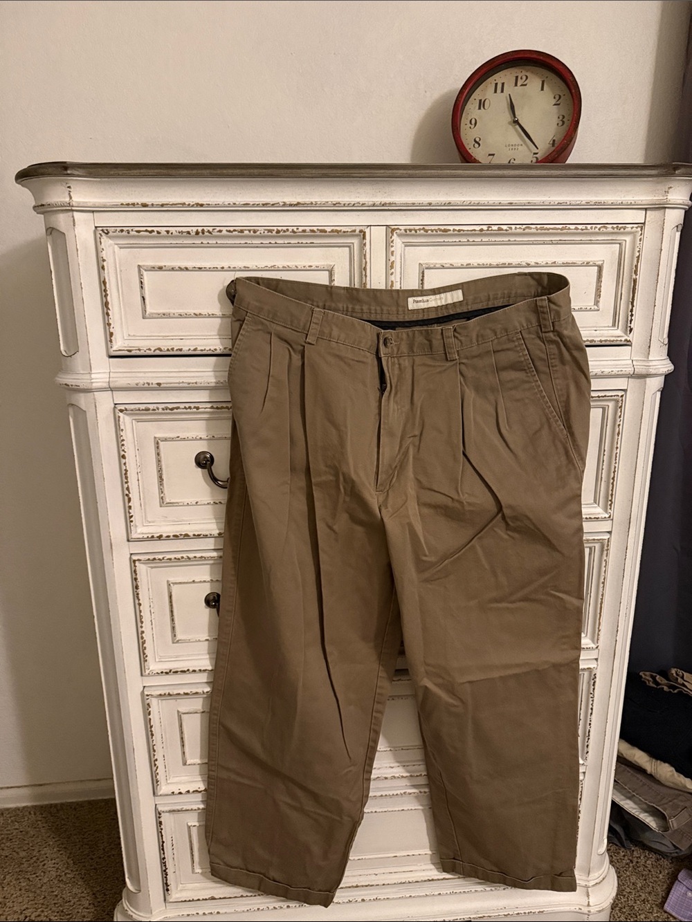 Perry Ellis Men’s Pleated Chino Pants in Khaki Brown
